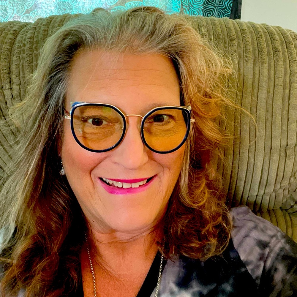 Meet your Posher, Lisa